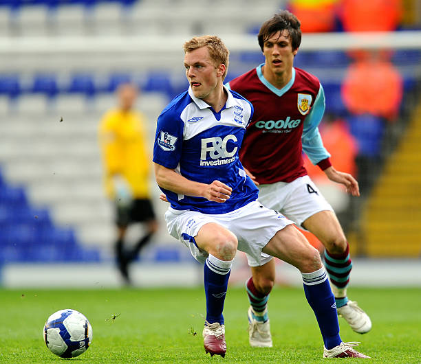 据多个席位 据多个席位